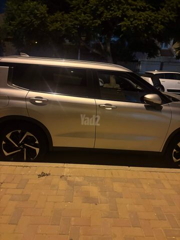 מיצובישי אאוטלנדר