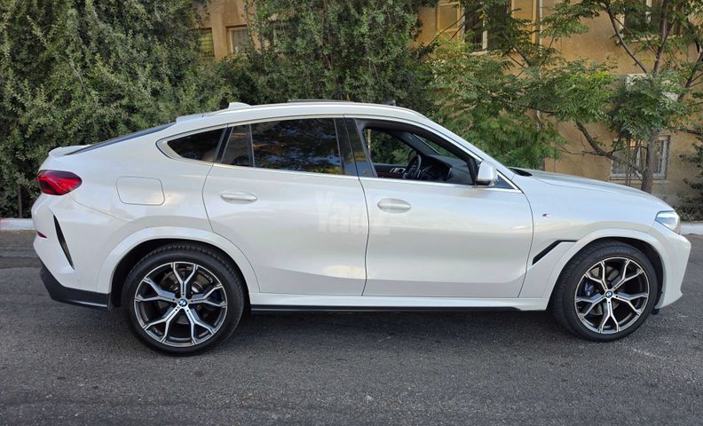 ב מ וו X6