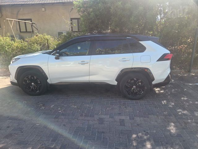 טויוטה RAV4