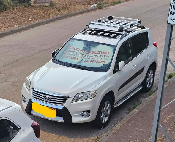 טויוטה RAV4