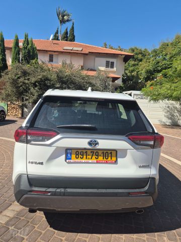 טויוטה RAV4