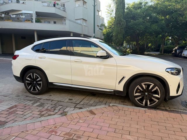 ב מ וו X4
