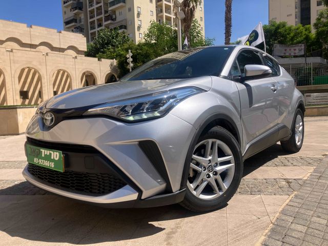 מודעת רכב טויוטה C-HR