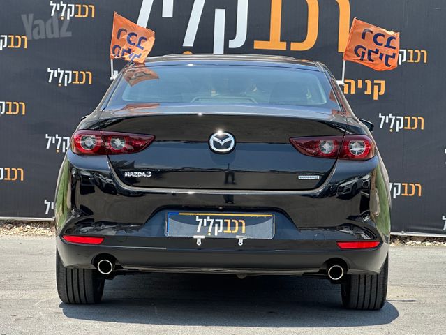מאזדה 3