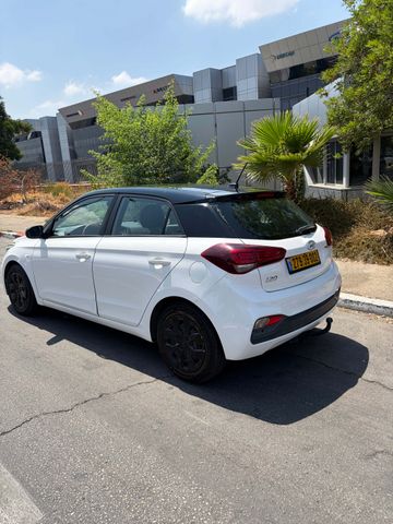 יונדאי i20