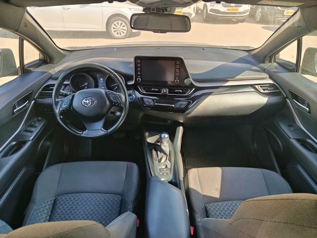 טויוטה C-HR