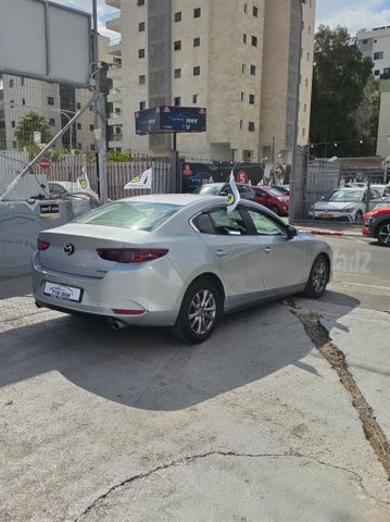 מאזדה 3