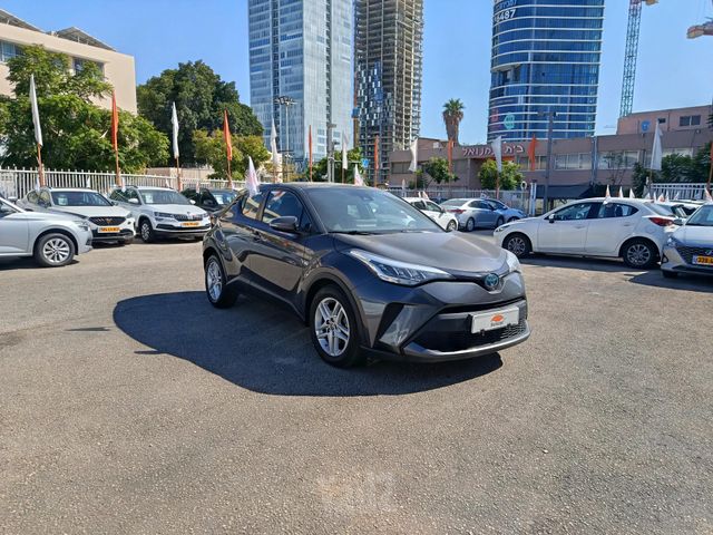 מודעת רכב טויוטה C-HR