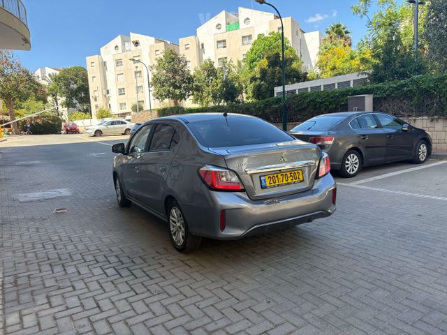 מיצובישי אטראז'