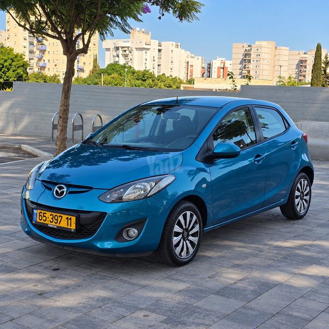 מודעת רכב מאזדה 2
