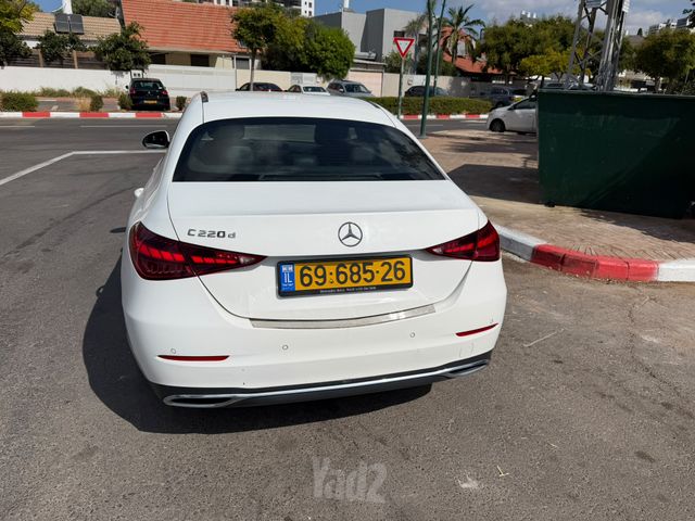 מודעת רכב מרצדס-בנץ C-class