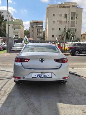 מאזדה 3