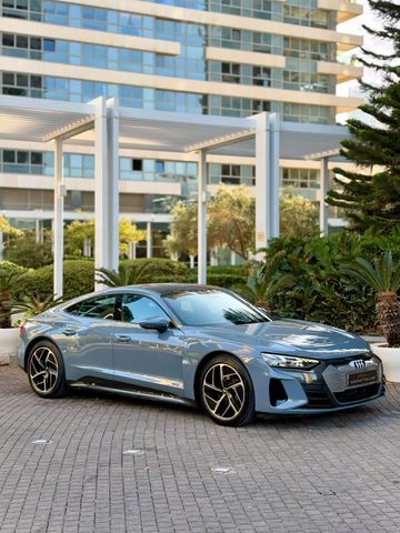 מודעת רכב אאודי E-tron GT