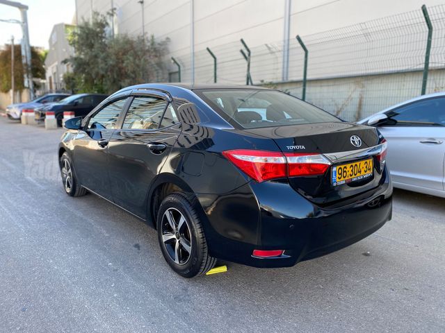 טויוטה קורולה