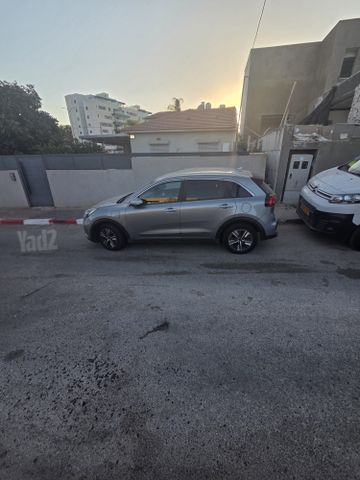 קיה נירו