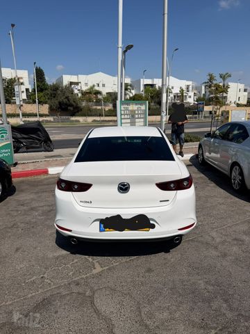 מאזדה 3