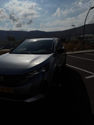 פיג'ו 3008