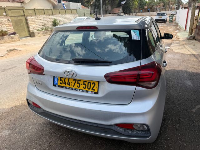 יונדאי i20