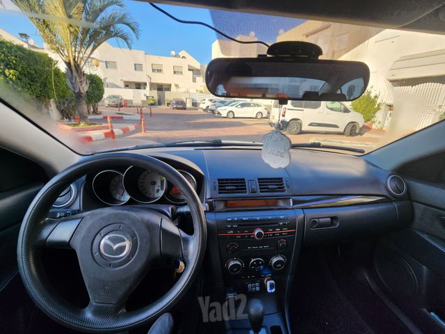 מודעת רכב מאזדה 3