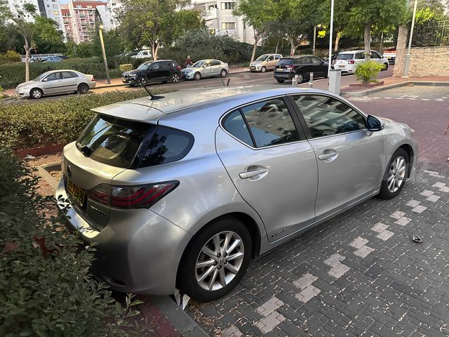 לקסוס CT