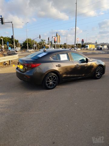 מאזדה 3