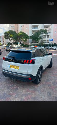 פיג'ו 3008