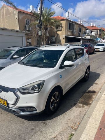 מודעת רכב ג׳יי.איי.סי E-S2