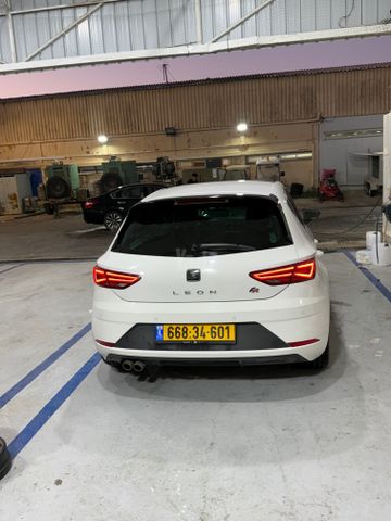 מודעת רכב סיאט לאון