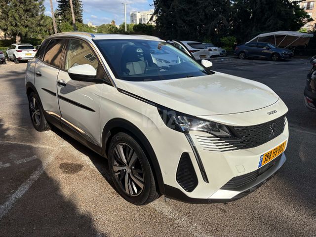 פיג'ו 3008