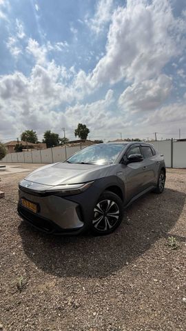 מודעת רכב טויוטה bZ4X