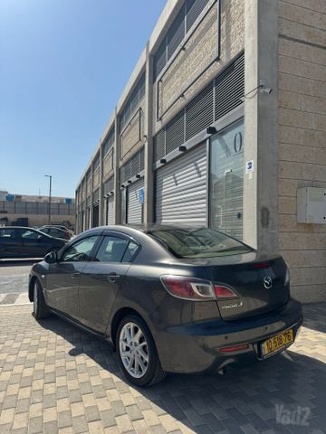 מודעת רכב מאזדה 3