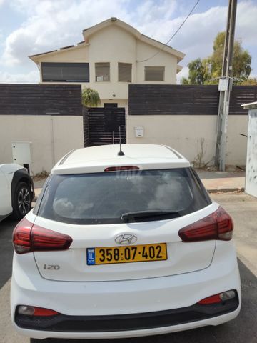 יונדאי i20