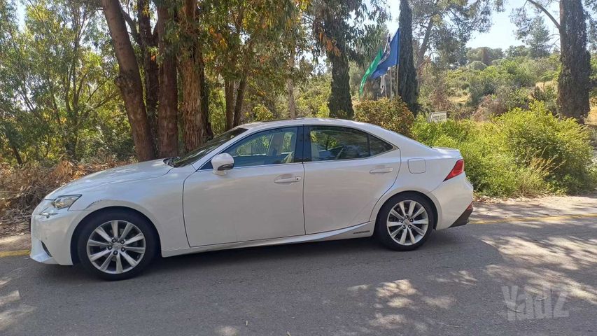 מודעת רכב לקסוס IS