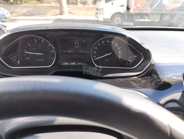 פיג'ו 208
