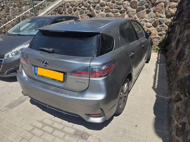 לקסוס CT