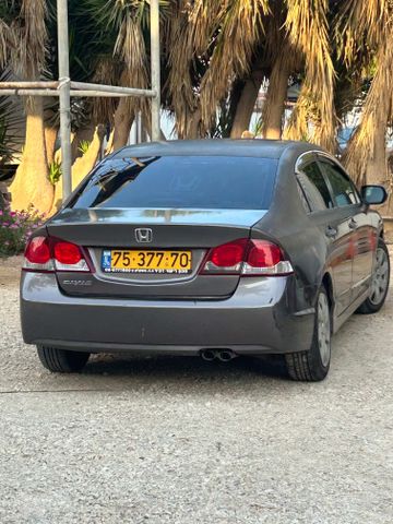 סיוויק Comfort אוט׳ בנזין סדאן 4 דל 1.8 (140 כ״ס)