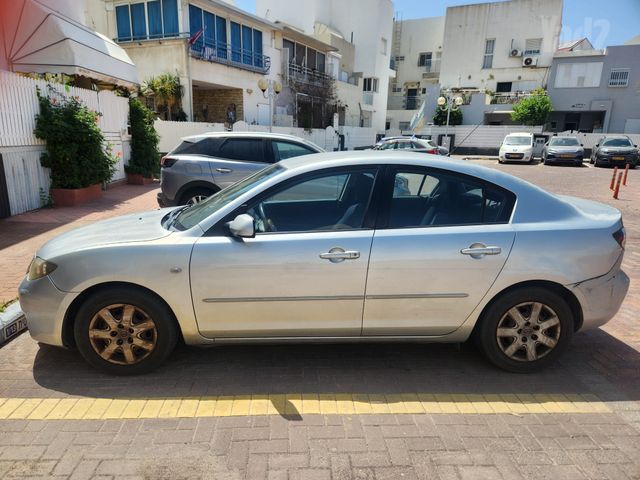מאזדה 3