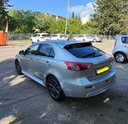 מיצובישי לנסר