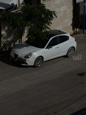 אלפא רומיאו ג'ולייטה