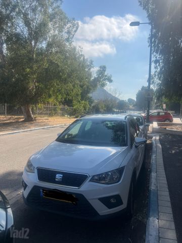 סיאט ארונה