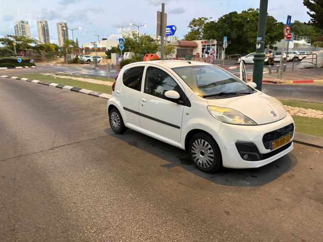 פיג'ו 107