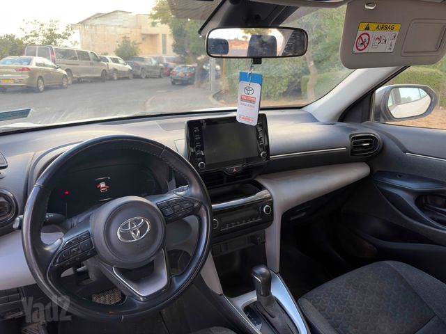 טויוטה יאריס קרוס
