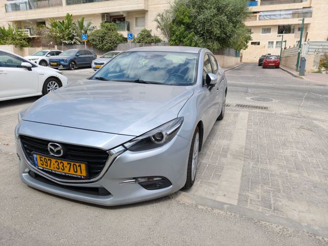 מאזדה 3