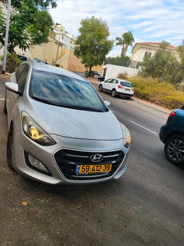 יונדאי i30