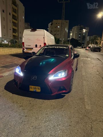 לקסוס IS