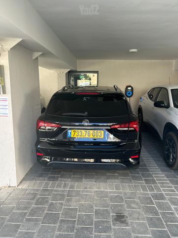 אם ג'י MG5