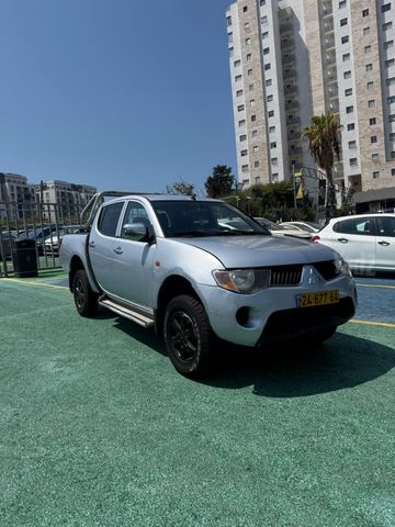 מיצובישי טרייטון / L200
