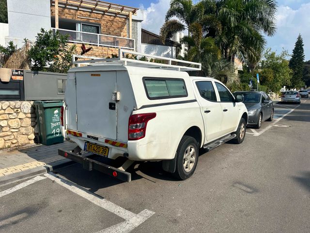 מיצובישי טרייטון / L200