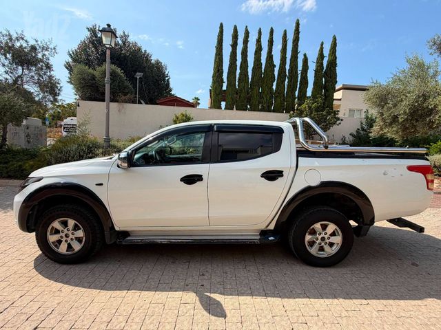 מיצובישי טרייטון / L200
