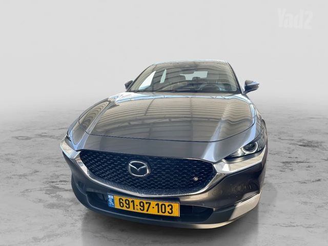 מודעת רכב מאזדה CX-30